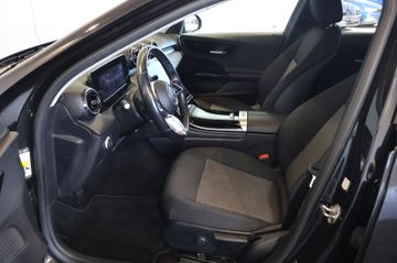 Mercedes-Benz C 200 d Avantgarde MBUX+KAM+LED+CARPLAY
