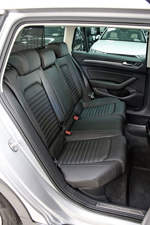 Volkswagen Passat Business 4M ACC AHK LEDER KAMERA STANDH