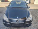 Mercedes-Benz A 170Klasse Avantgarde, vollleder, panoramadach - Mercedes-Benz: V170