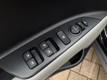 Kia Stonic 1.0T DCT7 120 Mild-Hybrid Spirit Navi LED