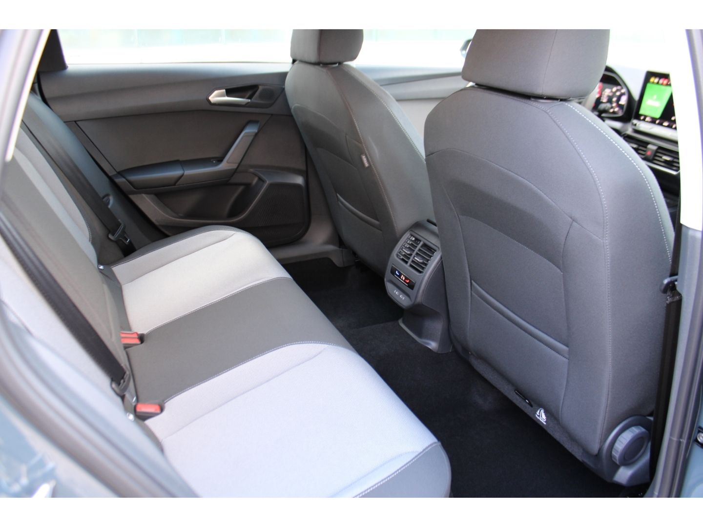 Fahrzeugabbildung SEAT Leon Sportstourer Style LED GRA WiPa RFK FullLin
