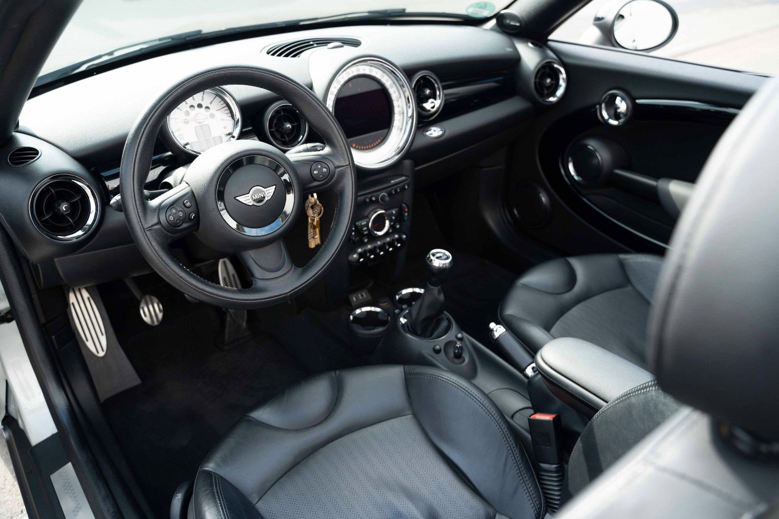 Fahrzeugabbildung MINI COOPER S XENON HARM.&KARD. NAVI LEDER TEL ALLW.