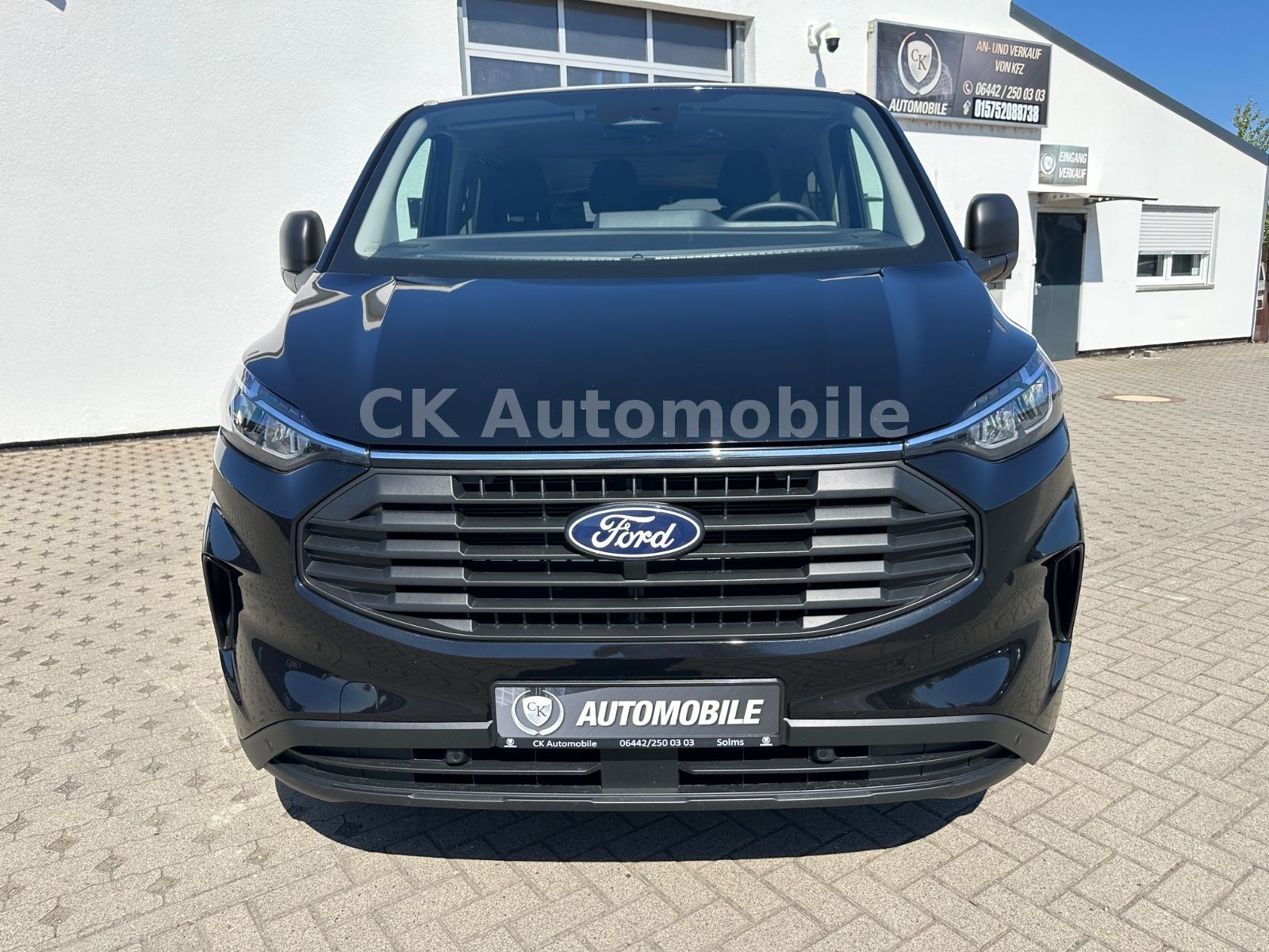 Fahrzeugabbildung Ford Transit Custom Kombi 320 L2 AWD Trend/9 Sitze