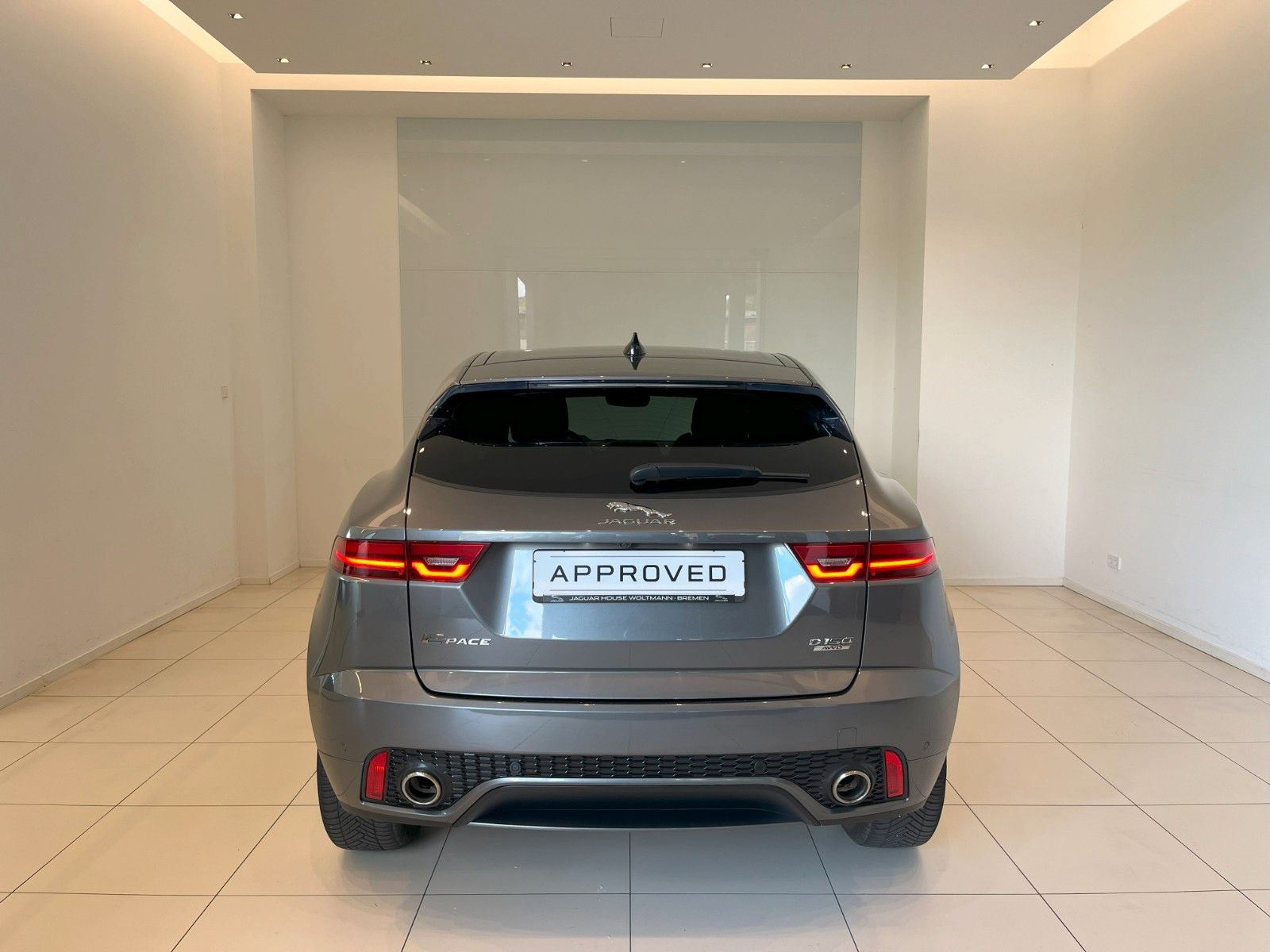 Fahrzeugabbildung Jaguar E-PACE D150 R-Dynamic S AWD Black Pack
