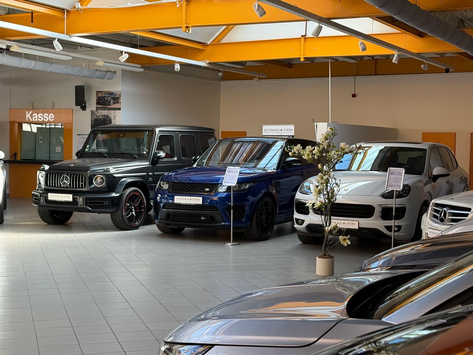 showroom-image-top