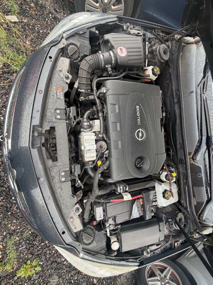 Opel Insignia 2012 — photo 17