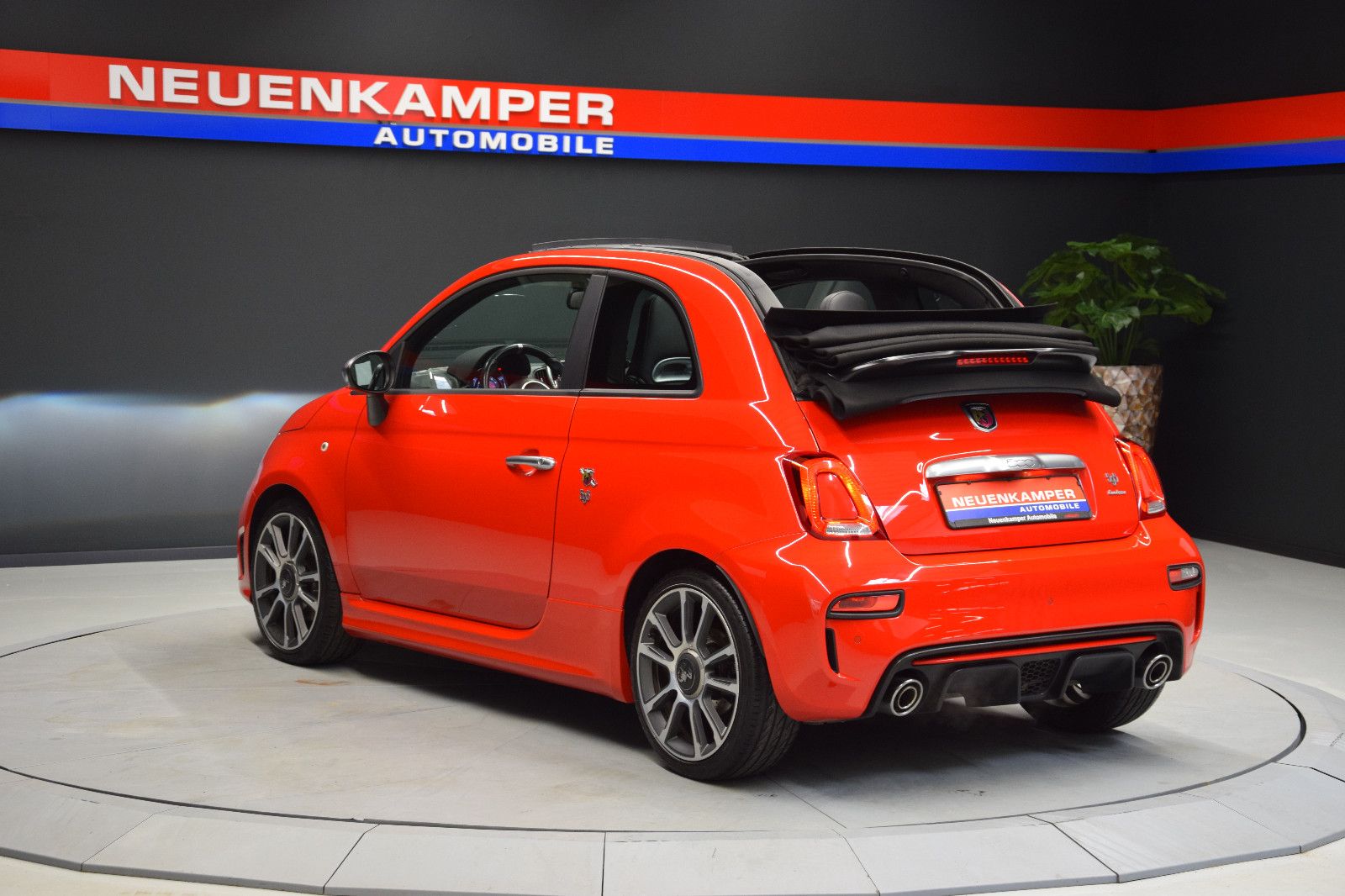Fahrzeugabbildung Abarth 595 C Turismo Facelift Leder beats PDC UConnect
