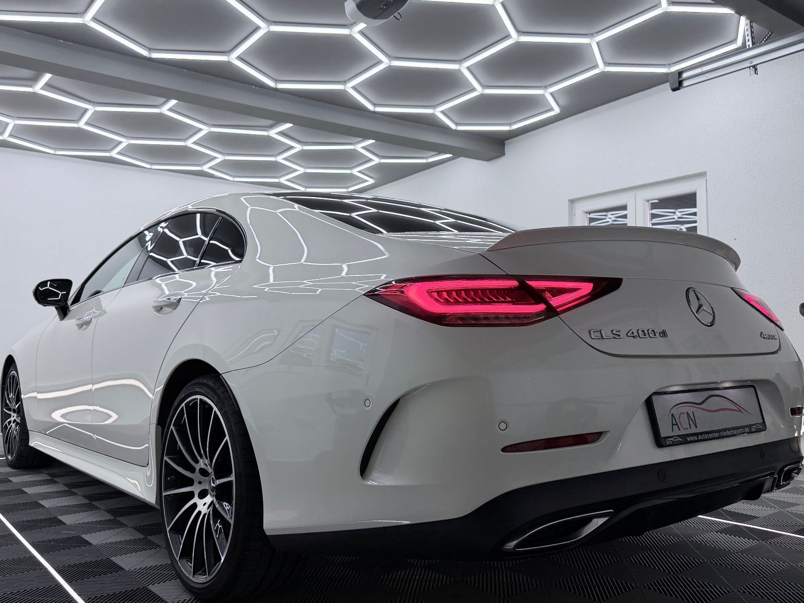Fahrzeugabbildung Mercedes-Benz CLS 400 d 4Matic AMG-LINE/360*/BURMESTER/DESIGNO