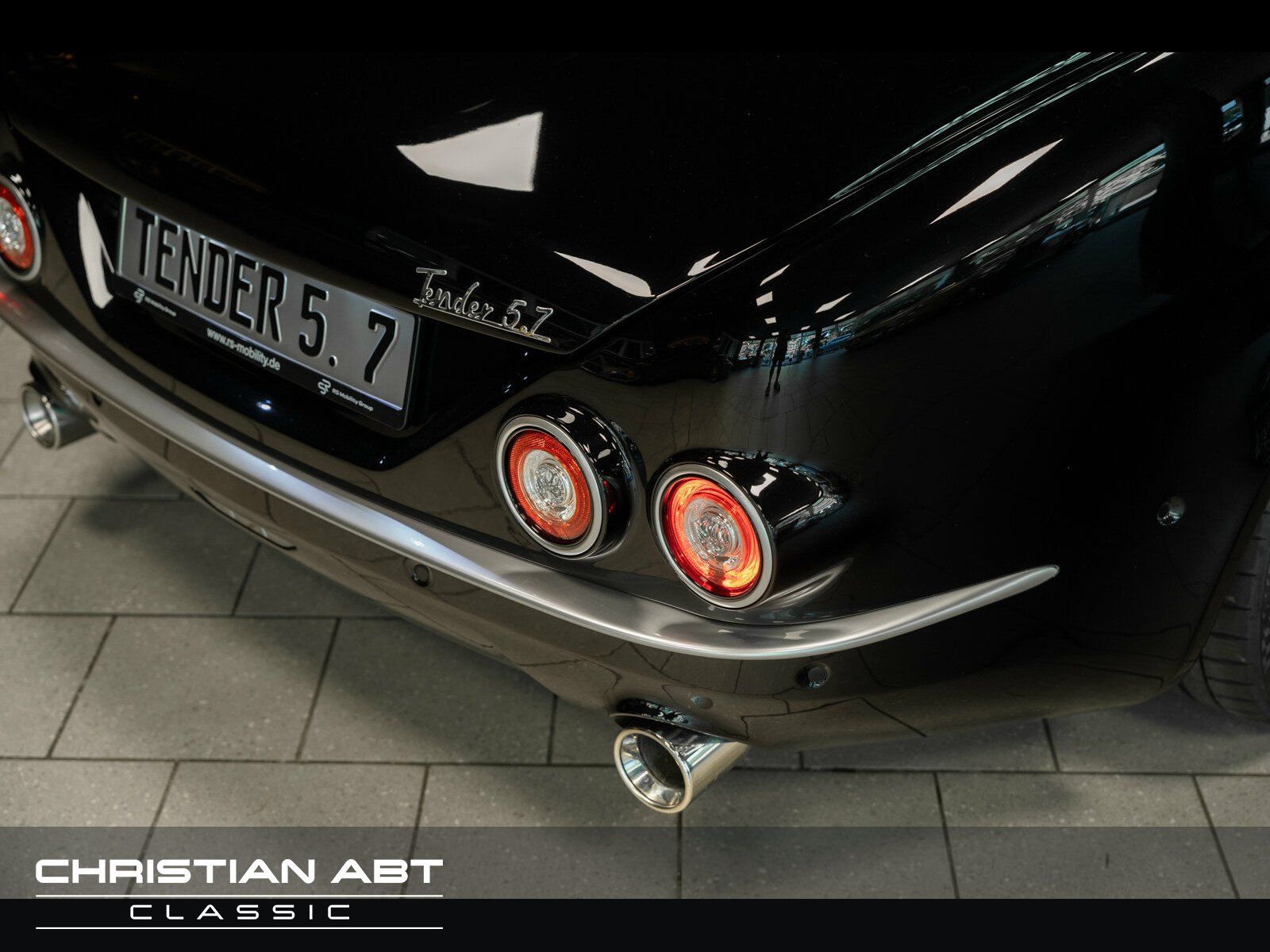 Fahrzeugabbildung BMW Estella Tender 5.7 Carbon-Kit * 1 of 1 * M40i