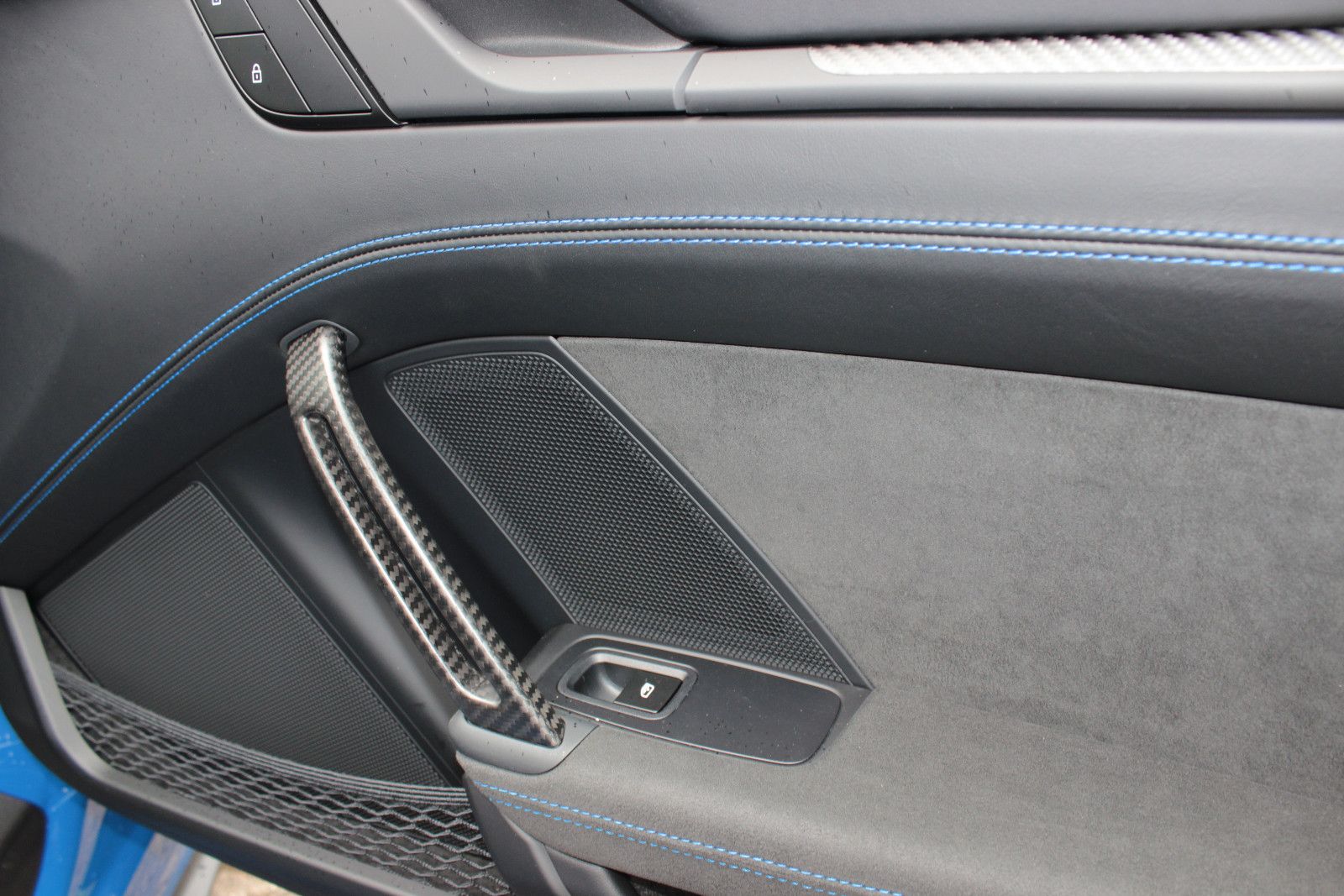 Fahrzeugabbildung Porsche 992.2 GT3 *WEISSACH* *PCCB* *LIFT* *CARBON*