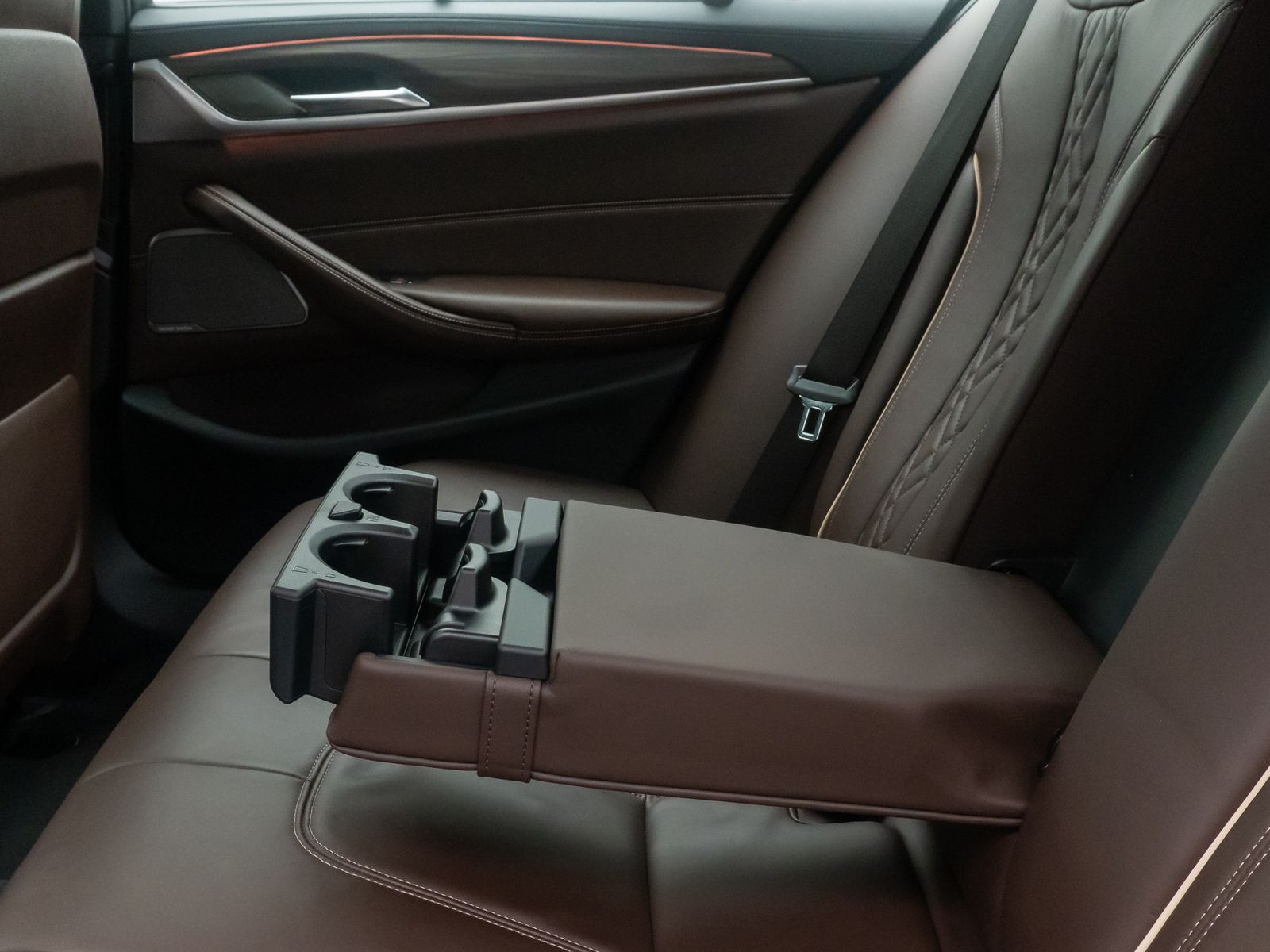 Fahrzeugabbildung BMW 530e Luxury Line ACC 360&deg; DAB Alarm Individual