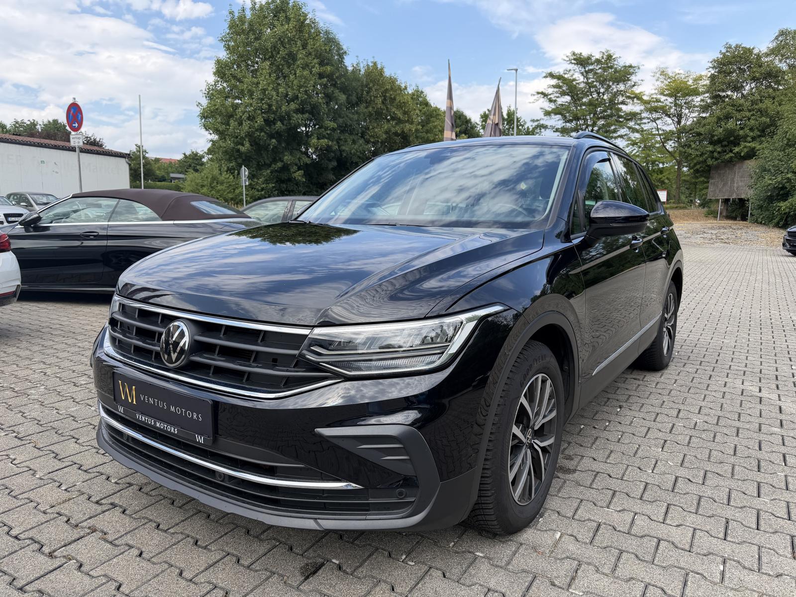 Volkswagen Tiguan PERLEFFEKT*MASSAGE*LENKRADHEIZBAR*CARGO*