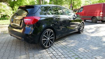 Fahrzeugabbildung Mercedes-Benz A -Klasse A 180 BlueEfficiency 2Style, Bi-Xenon