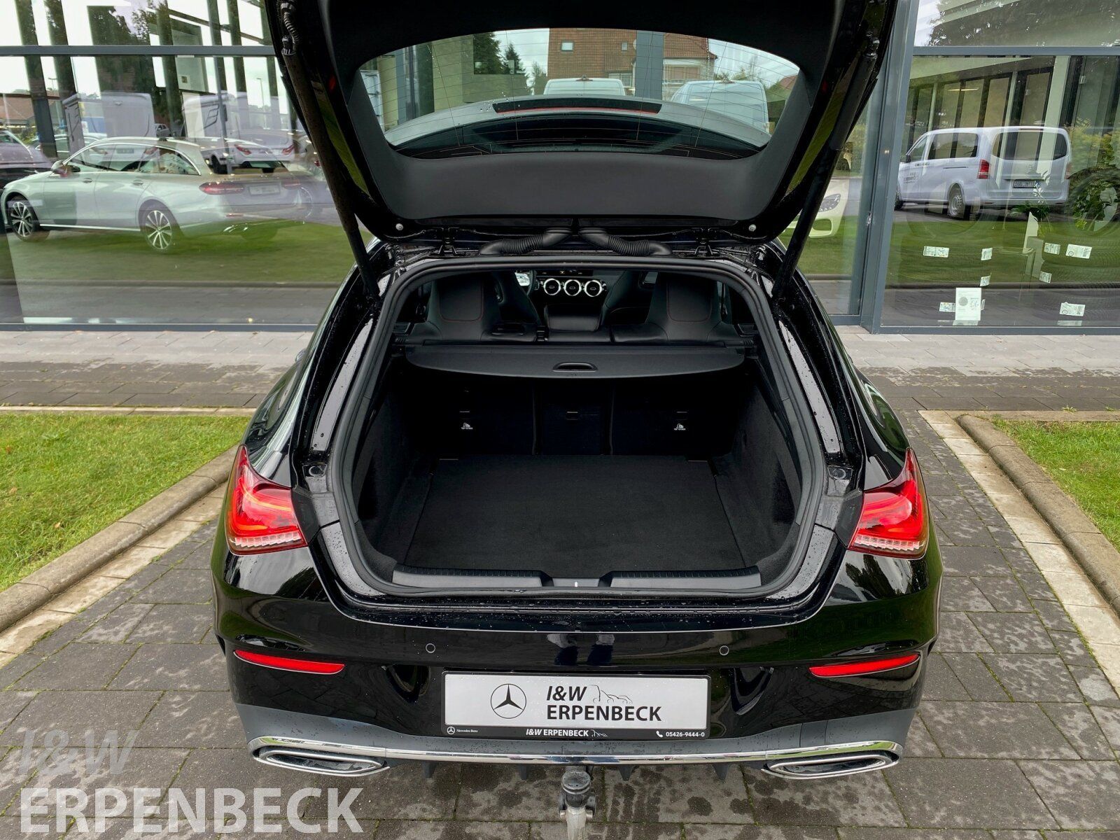 Fahrzeugabbildung Mercedes-Benz CLA 200 SB AMG Distr AHK Kamera EasyPack EDW LED