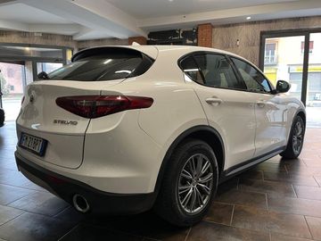 Alfa-Romeo Stelvio - 4