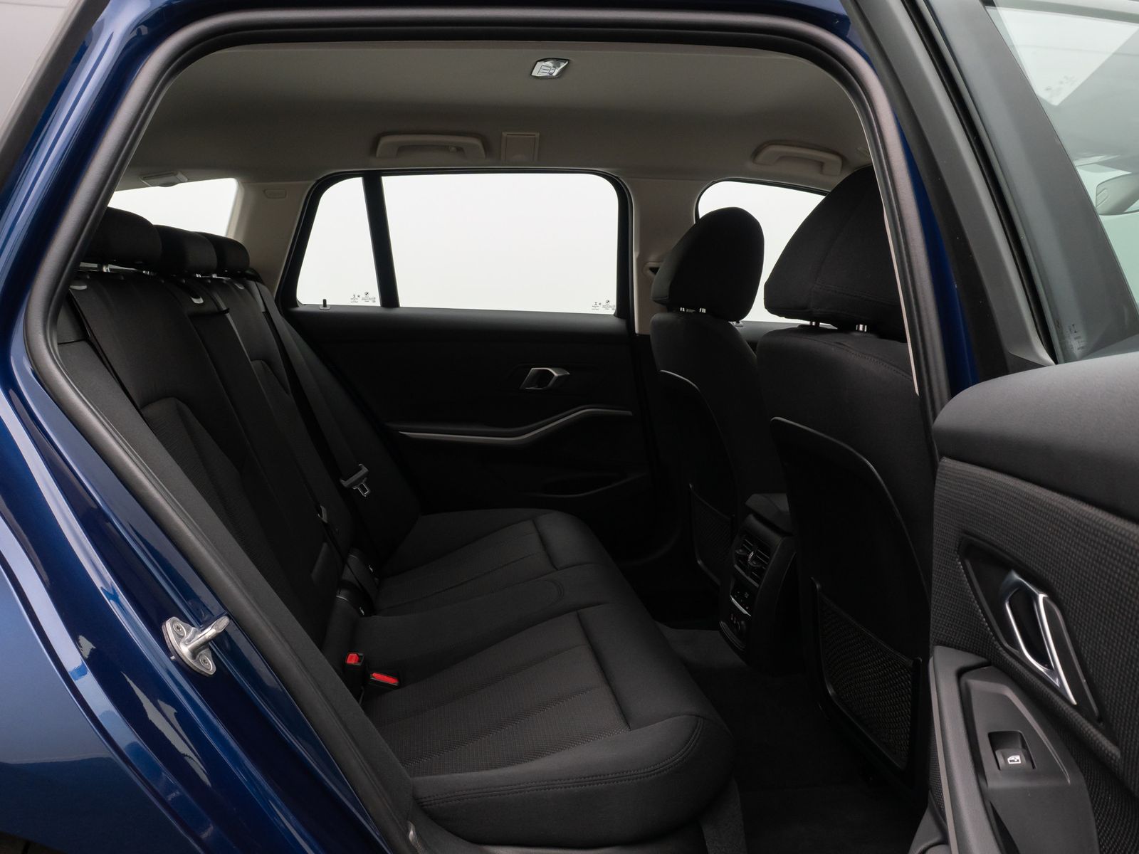 Fahrzeugabbildung BMW 320d GeschwindigReg HiFi Kamera LED CockpitPlus