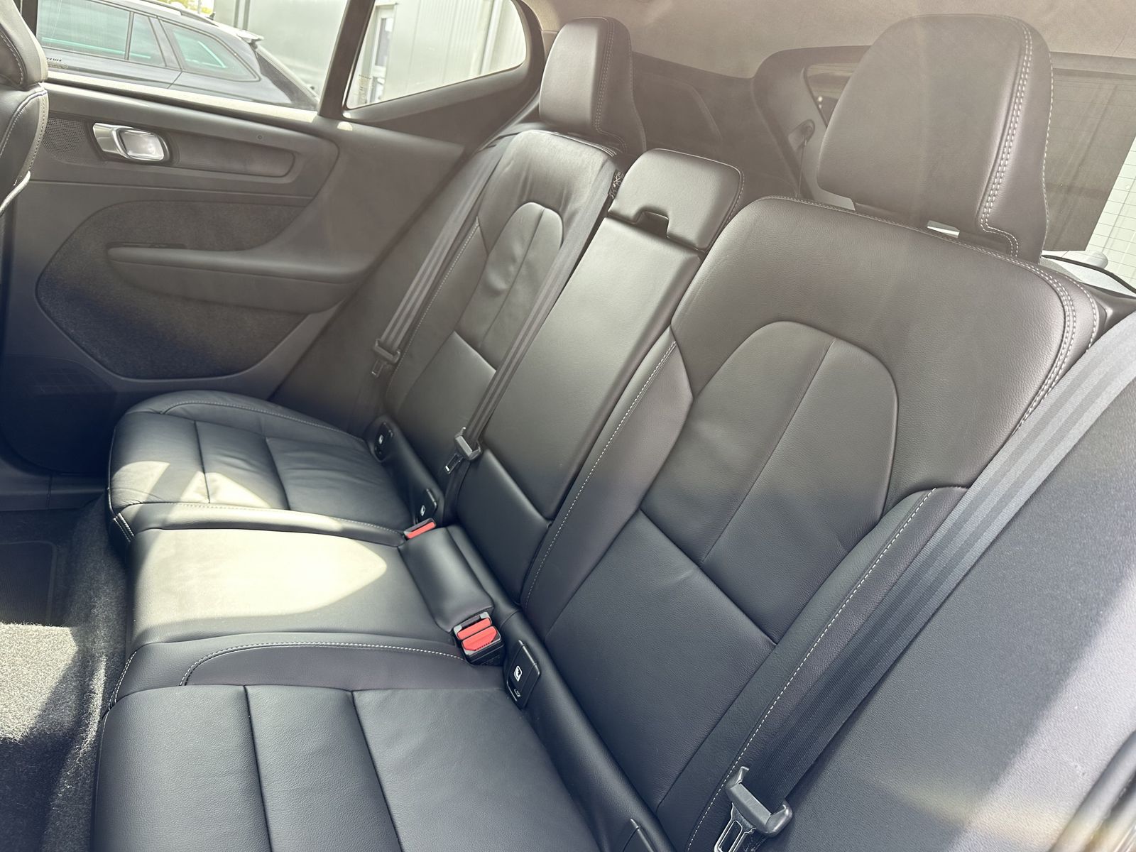 Fahrzeugabbildung Volvo XC40 T4 Recharge Inscription NAV+LED+KAM+PANO+VC