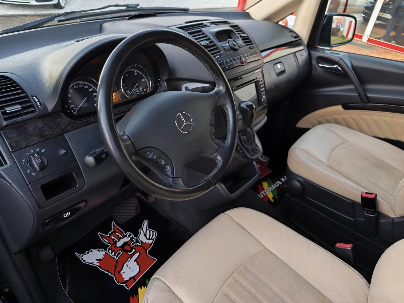 Fahrzeugabbildung Mercedes-Benz Viano 3.0 X-Clusive lang/6-Sitze/Alcantara/Navi