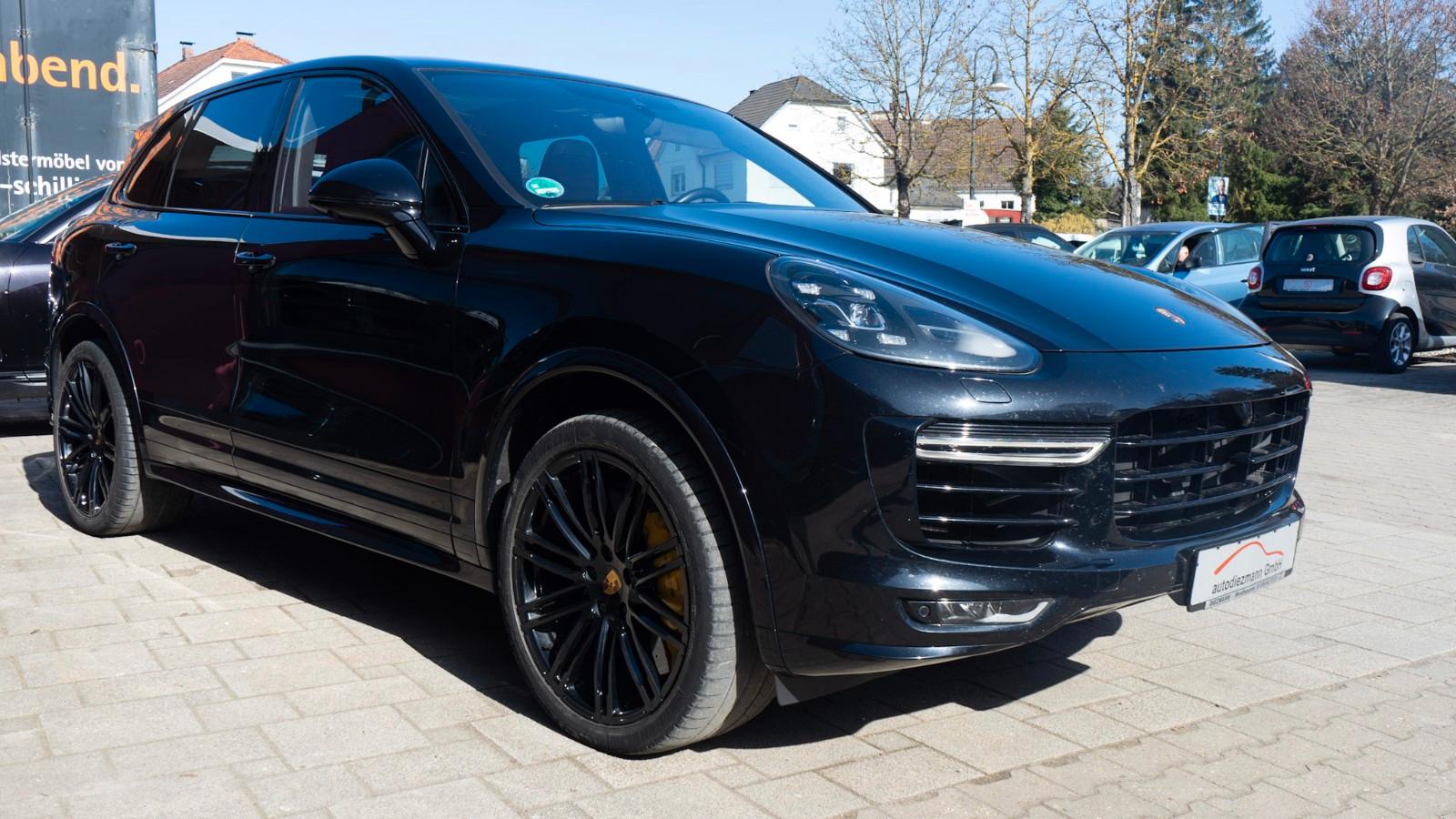 Porsche Cayenne Turbo S 21" Panorama PCCB