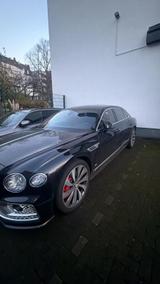Bentley Flying Spur V8 - - Bentley Flying Spur: Schwarz