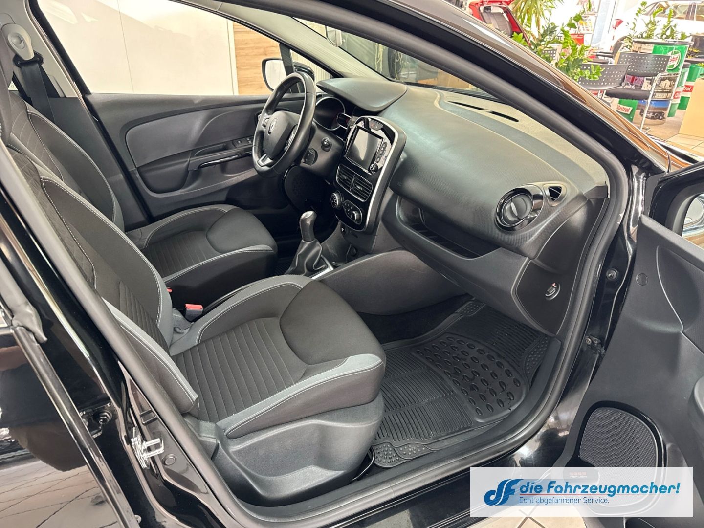 Fahrzeugabbildung Renault Clio IV Grandtour Intens 0.9 TCe 90 eco Fahrerpr