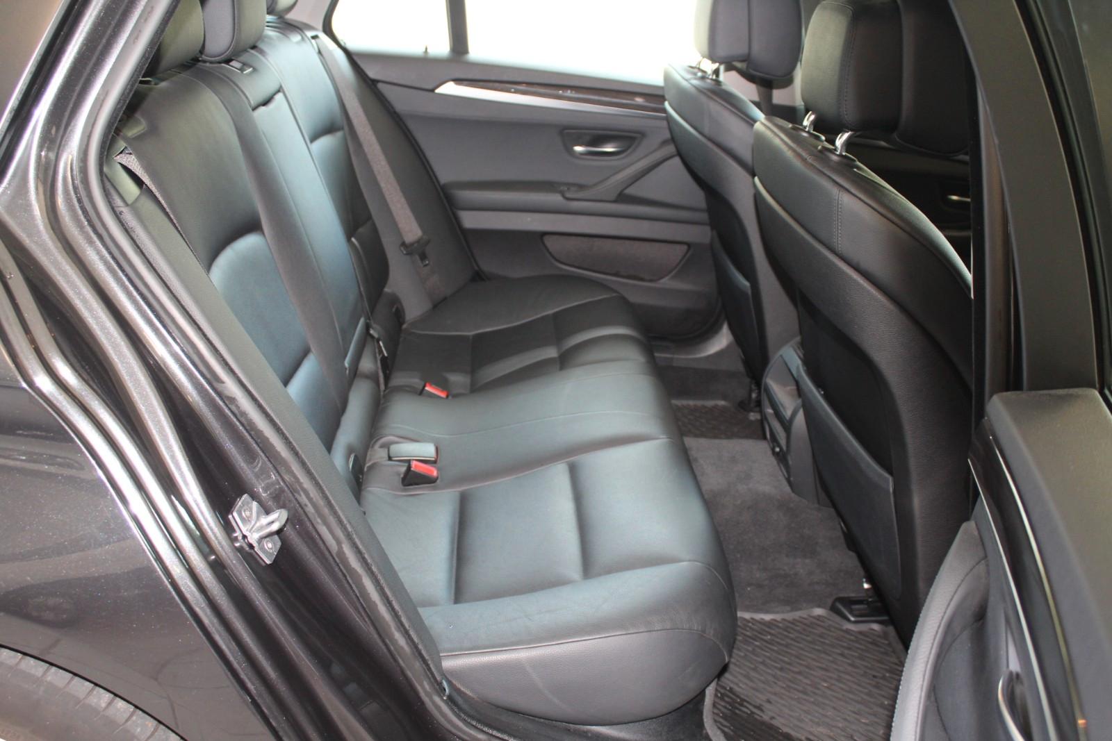 BMW 530 d Touring 245 ch • Boîte auto • 1ère Main - Cuir Dakota • Attelage • Bi-Xénon