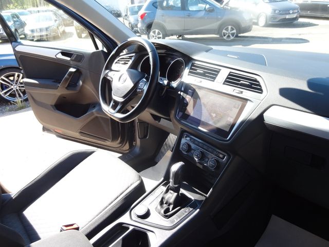 Fahrzeugabbildung Volkswagen Tiguan/R-Line/4x4/DSG/AHK/Navi/Super Optik