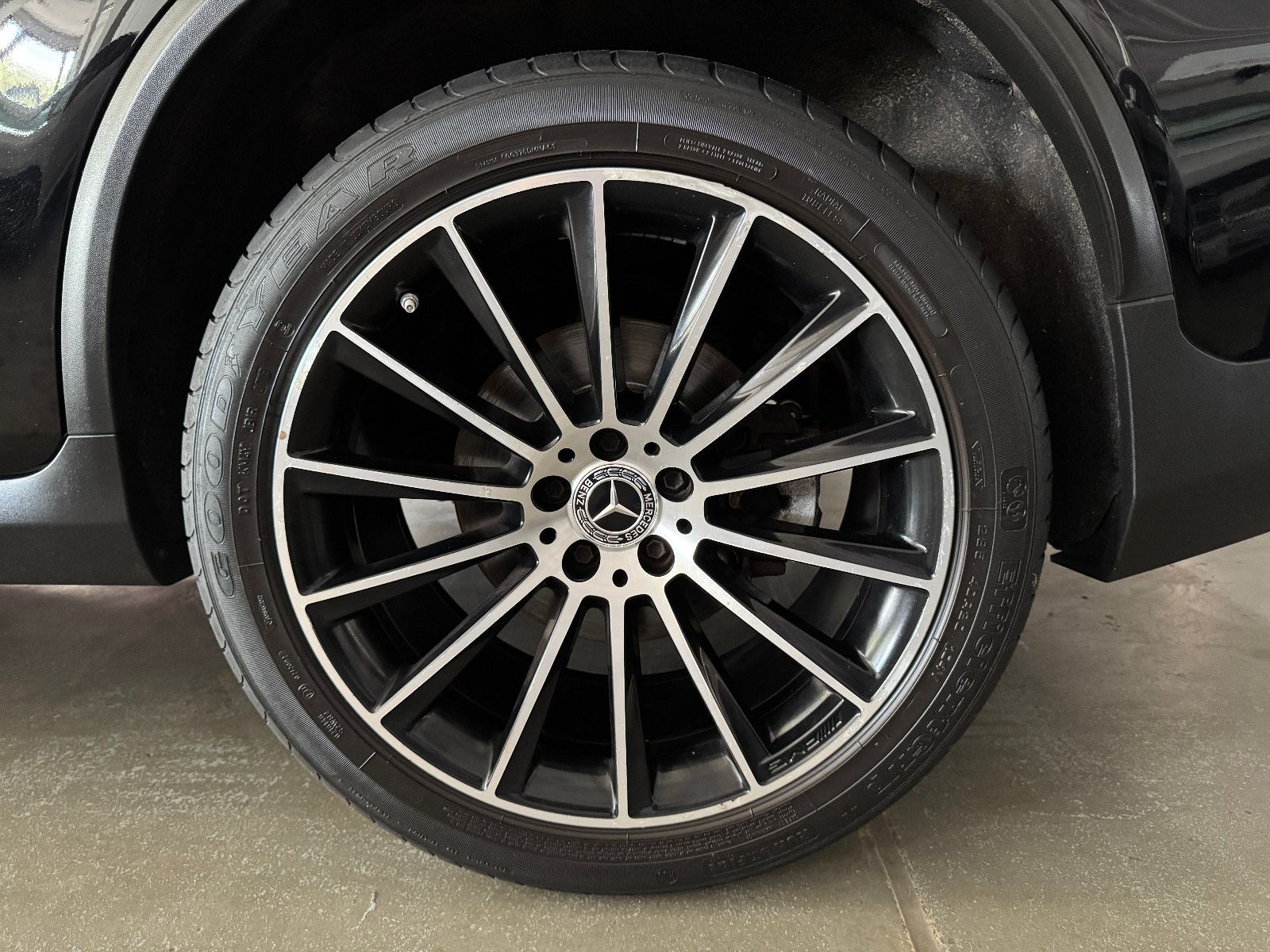 Fahrzeugabbildung Mercedes-Benz GLC 250 d COUPE 4M 9GT AMG LINE PLUS EDITION 1