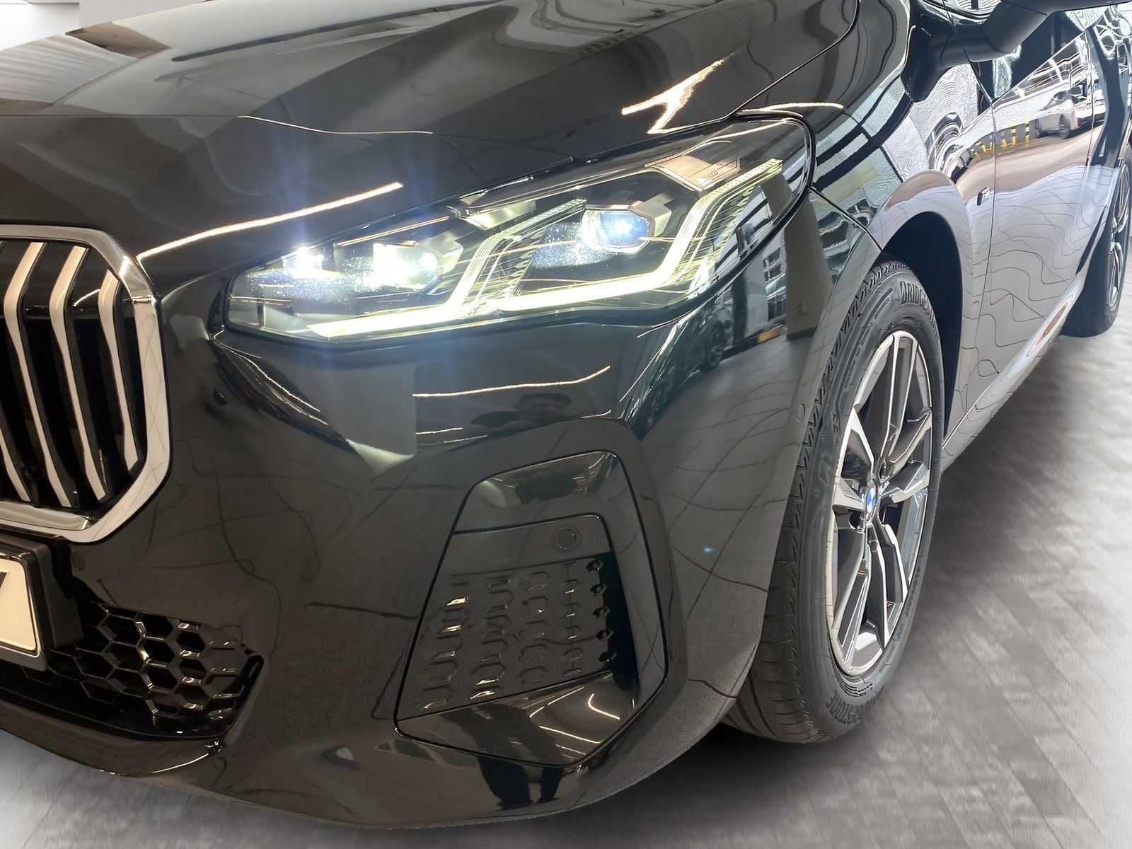 BMW 223 Active Tourer - Bild 8