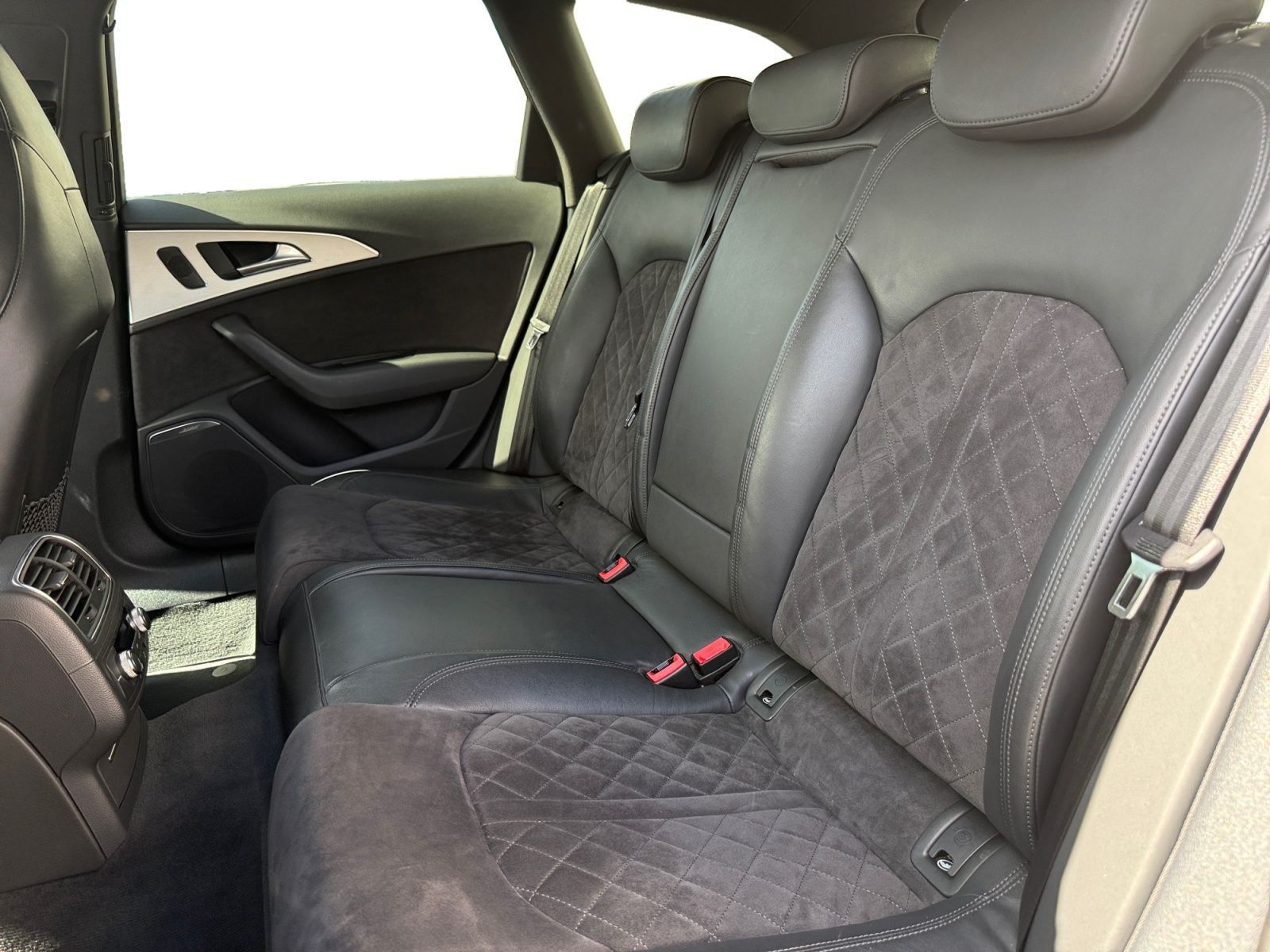 Fahrzeugabbildung Audi S6 4.0 TFSI quattro INDIVIDUAL DEUTSCH GARANTIE