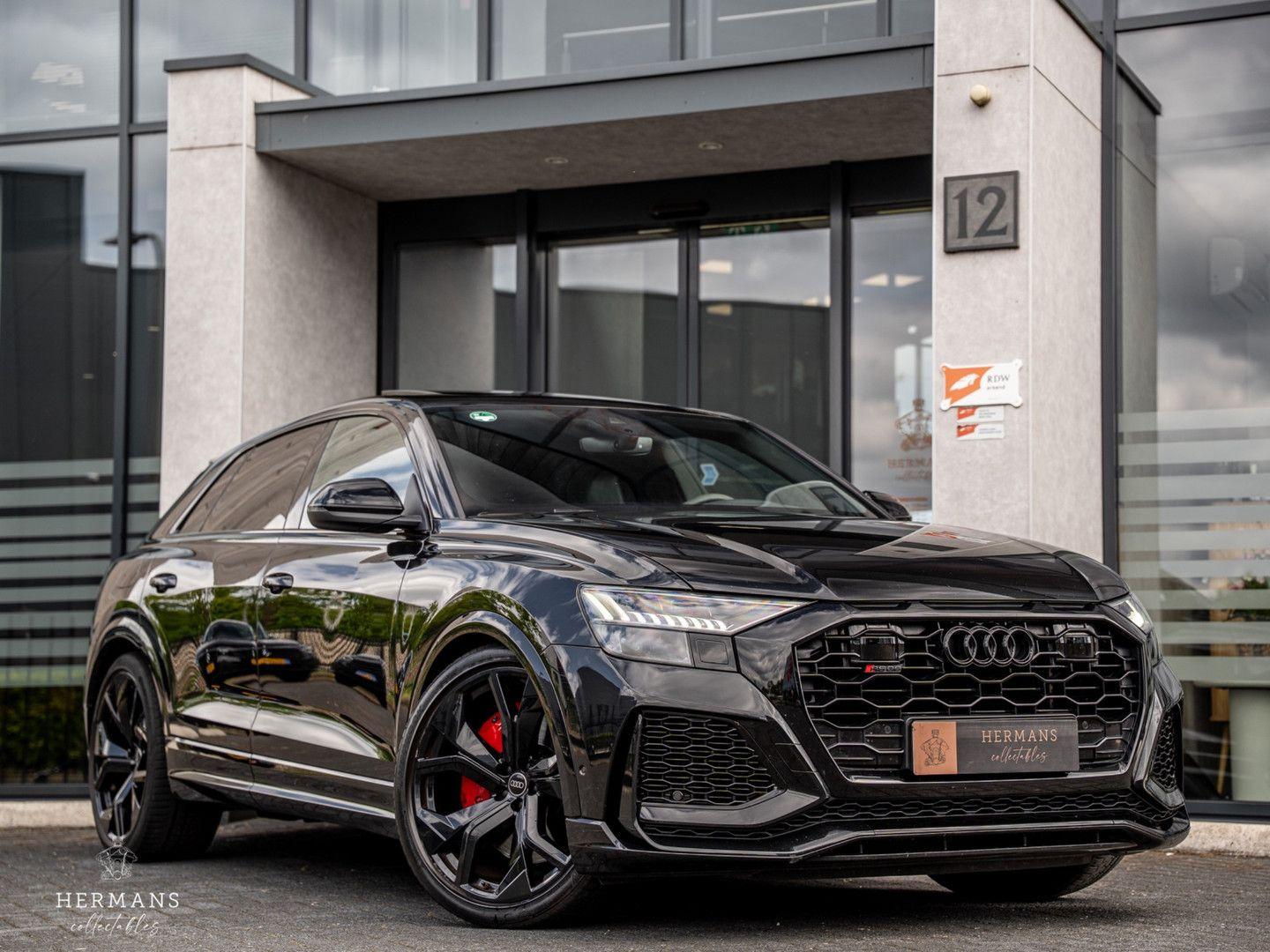 Audi RSQ8 4.0 TFSI quattro / Pano / 4-wheel steering