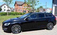 VOLVO V60 Kombi D4 Summum Leder Schiebedach Navi VOLL