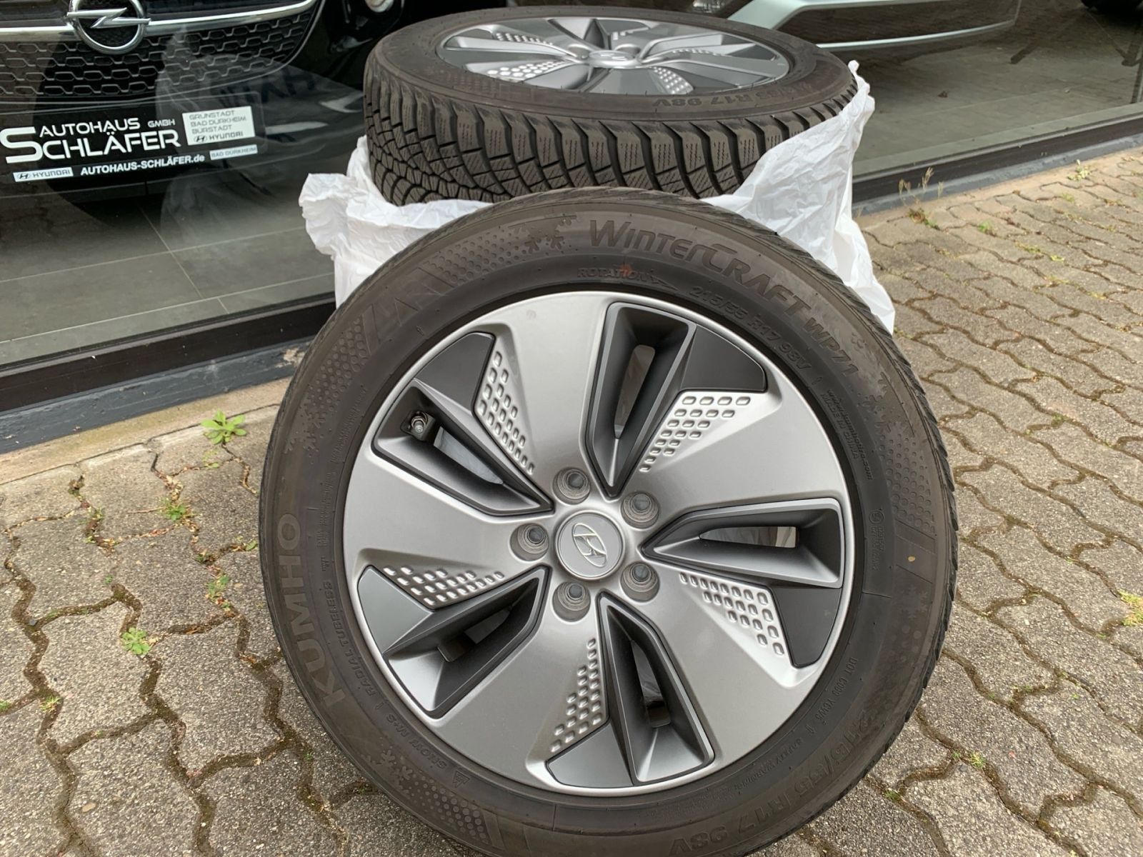 Fahrzeugabbildung Hyundai KONA Premium Elektro 64 kWh 1Hd