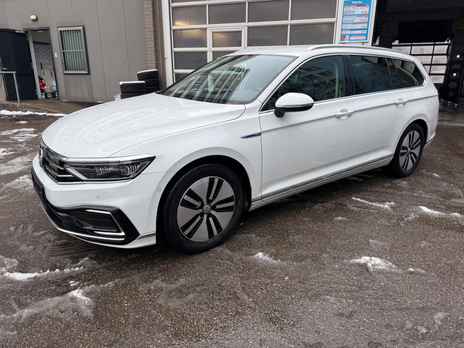 Volkswagen Passat Variant GTE LED-ACC-NAVI-KAMERA-1.HAND