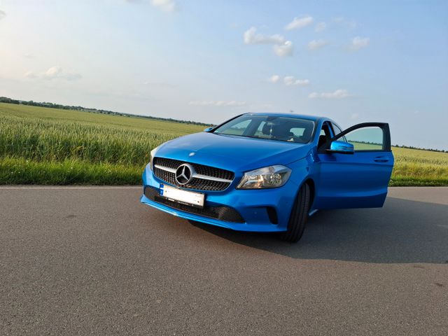 MERCEDES-BENZ A 180 d Style 
