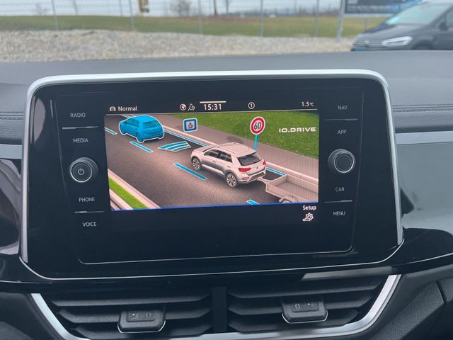 T-Roc R-Line 1.5 TSI DSG, Navi, AHK