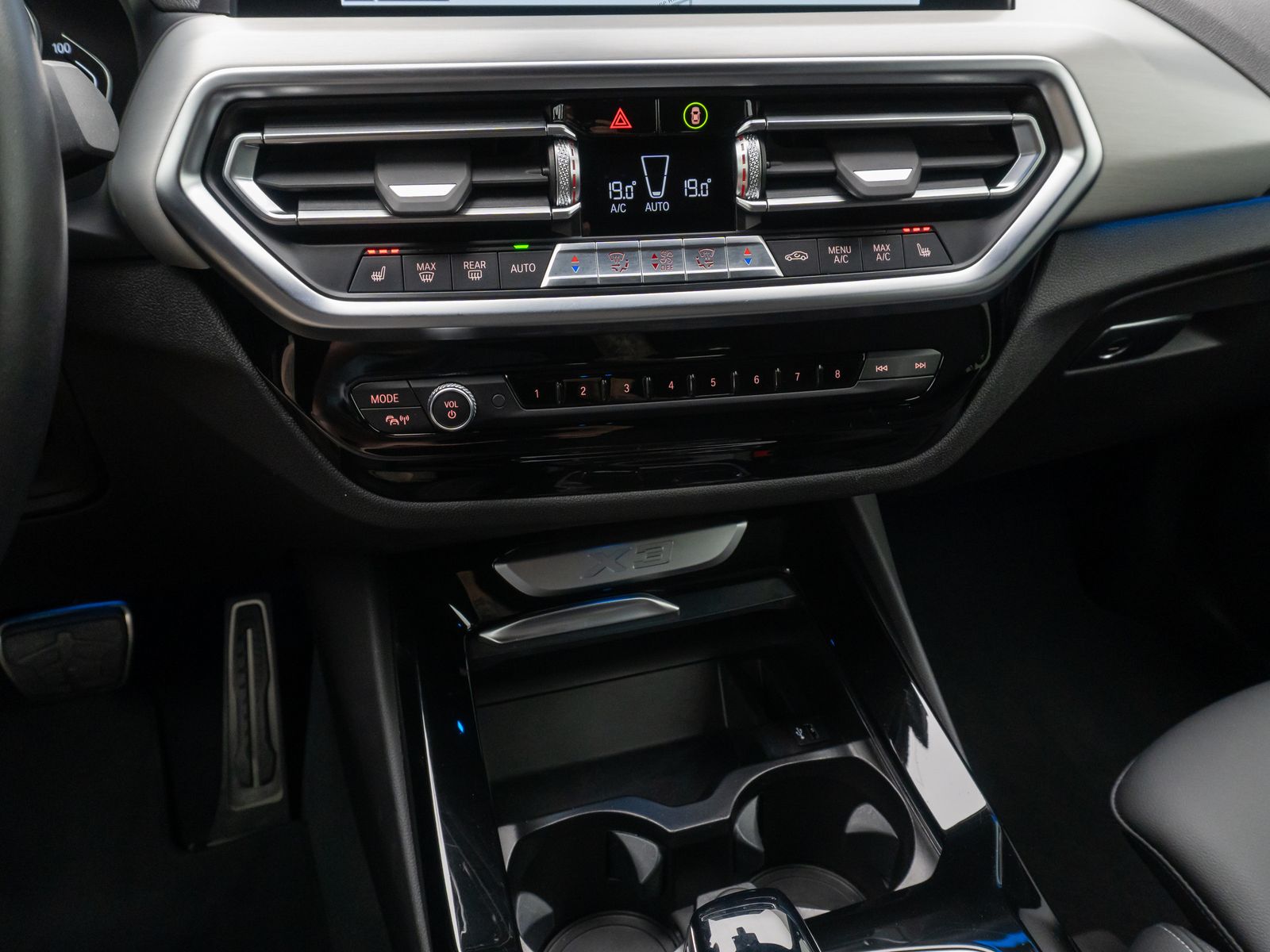 Fahrzeugabbildung BMW X3 xD30e M Sport DAB Kamera HiFi LED DriveAs 19"