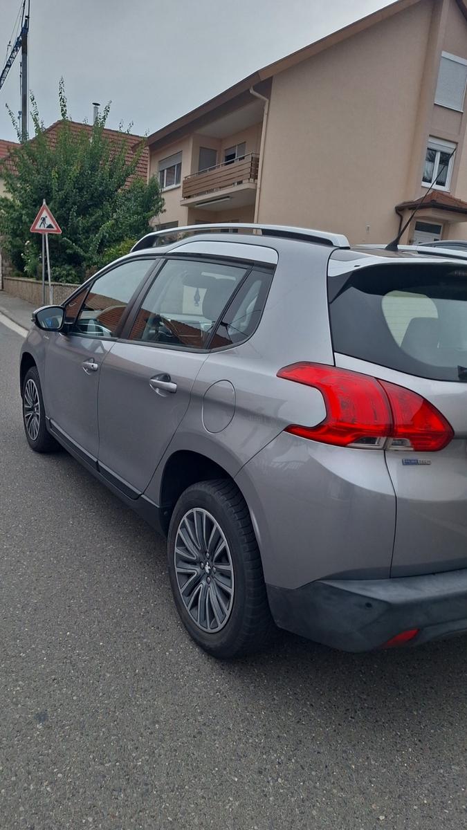 Peugeot 2008 Style PureTech 110 STOP & START Style