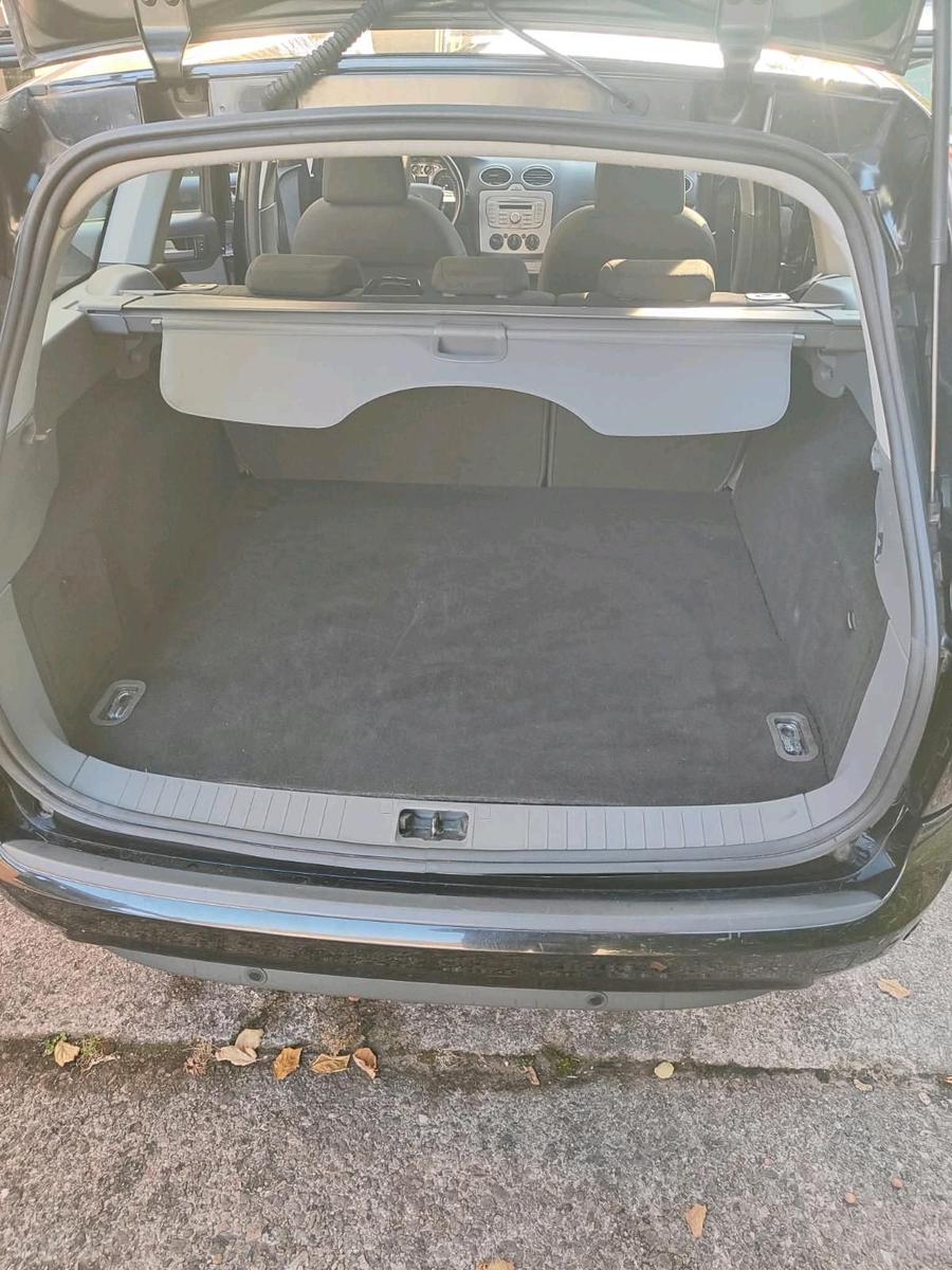 Ford Focus 2009 — photo 11