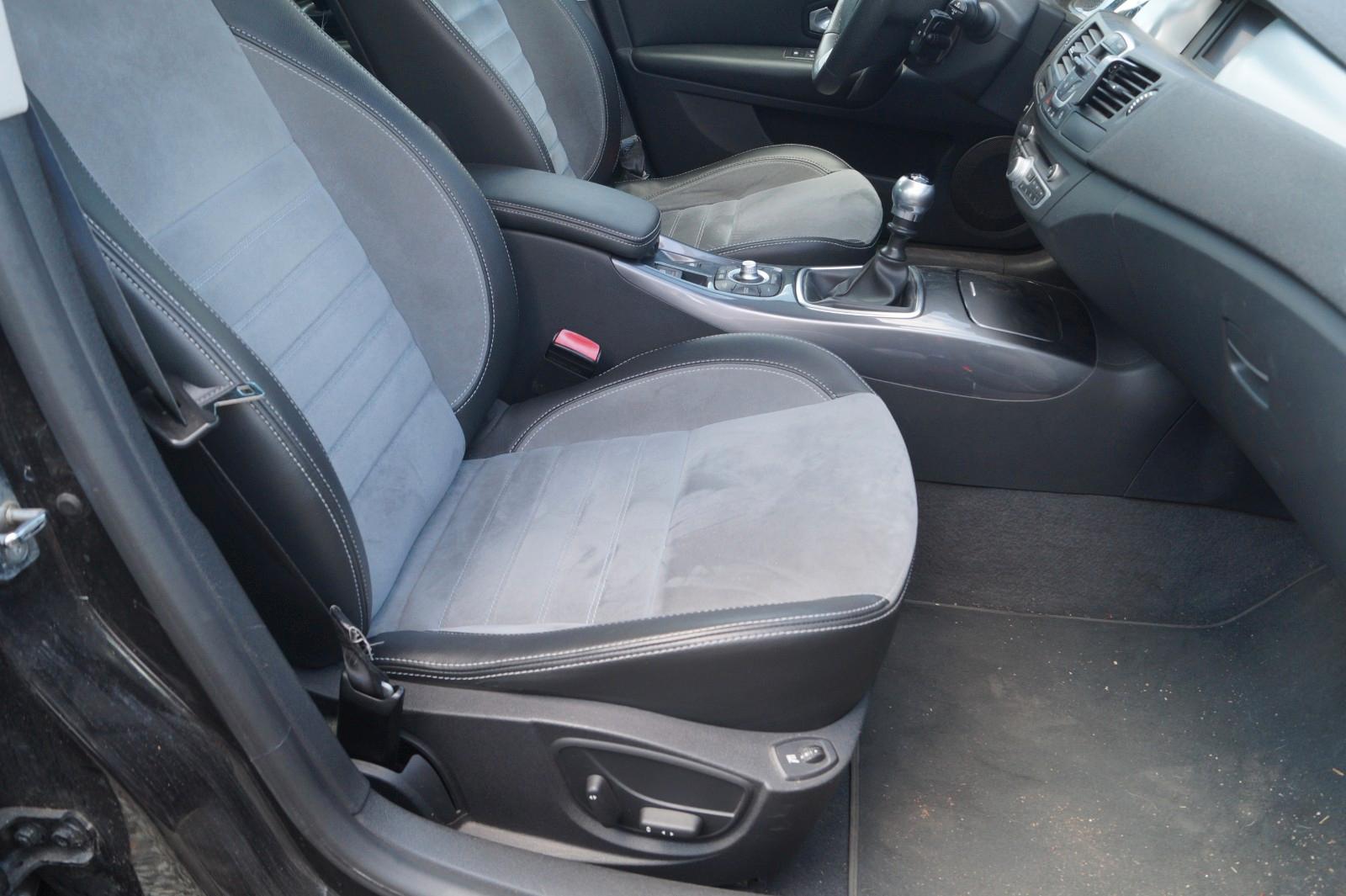 Renault Laguna 2010 — photo 14