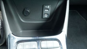 Fahrzeugabbildung Opel Crossland (X), Navi, LED, Leder, Kamera