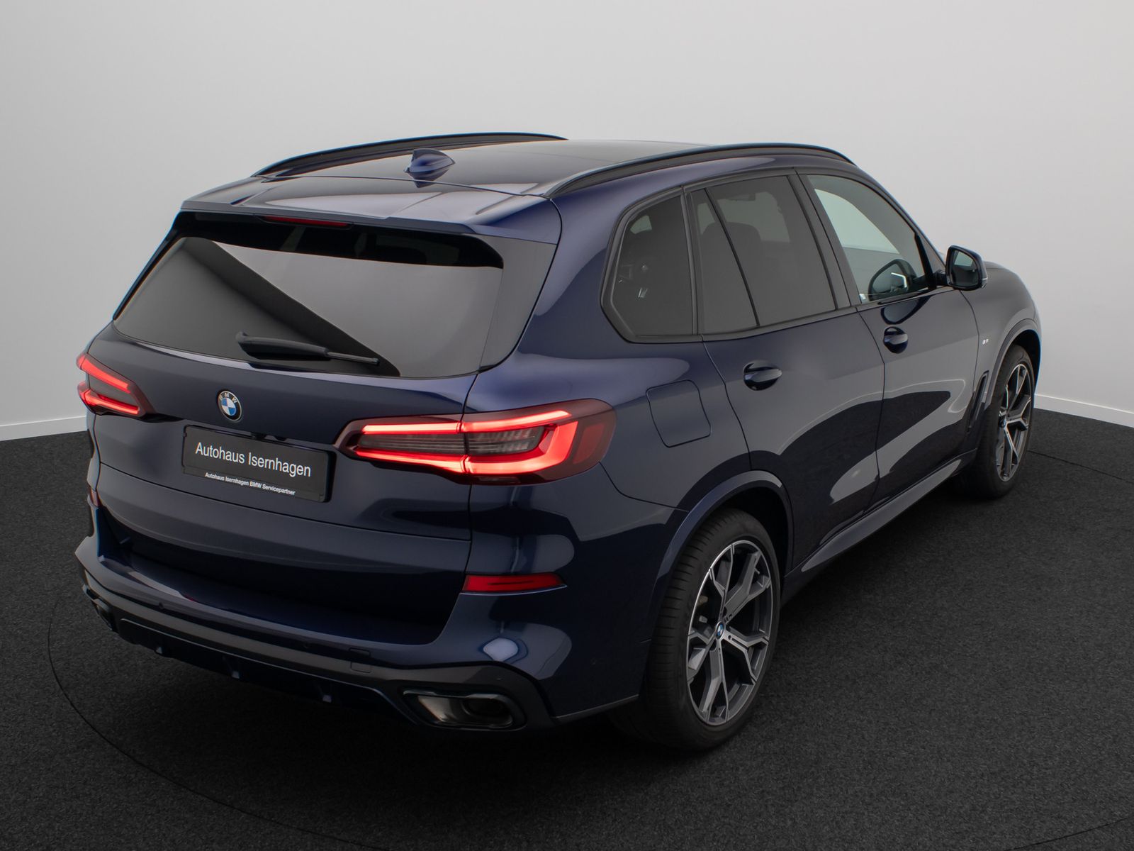 Fahrzeugabbildung BMW X5 xD30d M Sport 360&deg;HUD Panorama Individual 21"