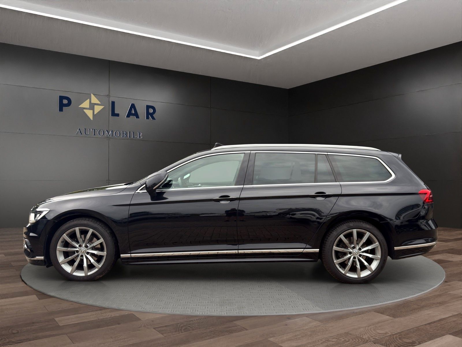Fahrzeugabbildung Volkswagen Passat Variant *R-Line*Pano*DYNAUDIO*Virt.Cock*