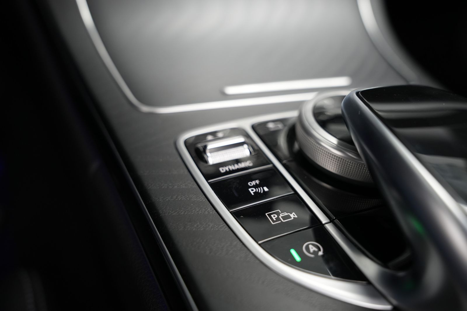 Fahrzeugabbildung Mercedes-Benz C 220d *AMG*Panorama*Ambiente*MBUX*SHZ*