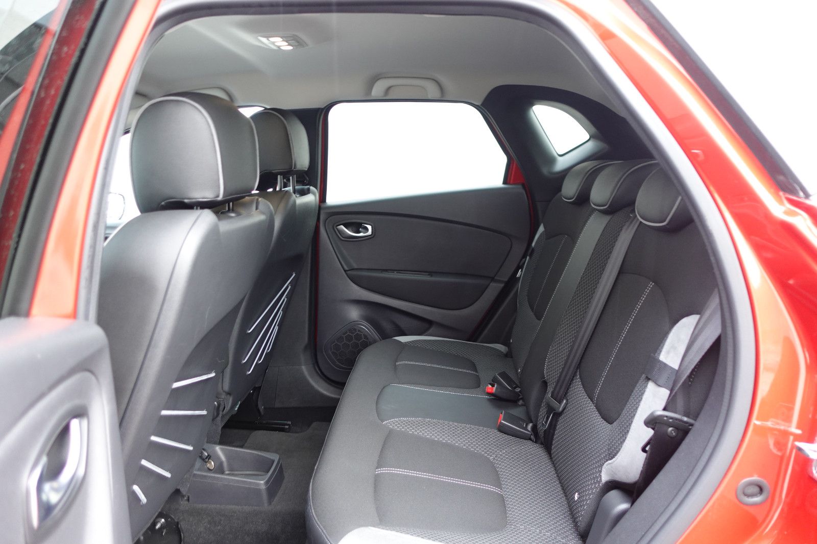 Fahrzeugabbildung Renault Captur BOSE Edition 1.3TCe,Navi,Sitzhzg,AHK,LED