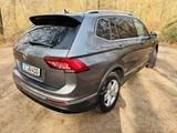 Volkswagen VW Tiguan Allspace R-Line 2.0 TSI 4Motion DSG  - VW Tiguan Allspace Gebrauchtwagen in Stuttgart