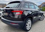 Skoda Karoq Style-PDC-2.ZONEN-2.HAND-89TKM - Skoda Gebrauchtwagen in Düsseldorf
