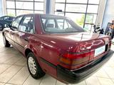 Toyota Carina 1.6 XLi Liftback - Toyota Carina mit Benzin-Antrieb