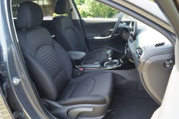 Hyundai i30 cw 1.0T-GDI NAVI-ALU-LED-KAMERA-PDC-TEMPOMAT