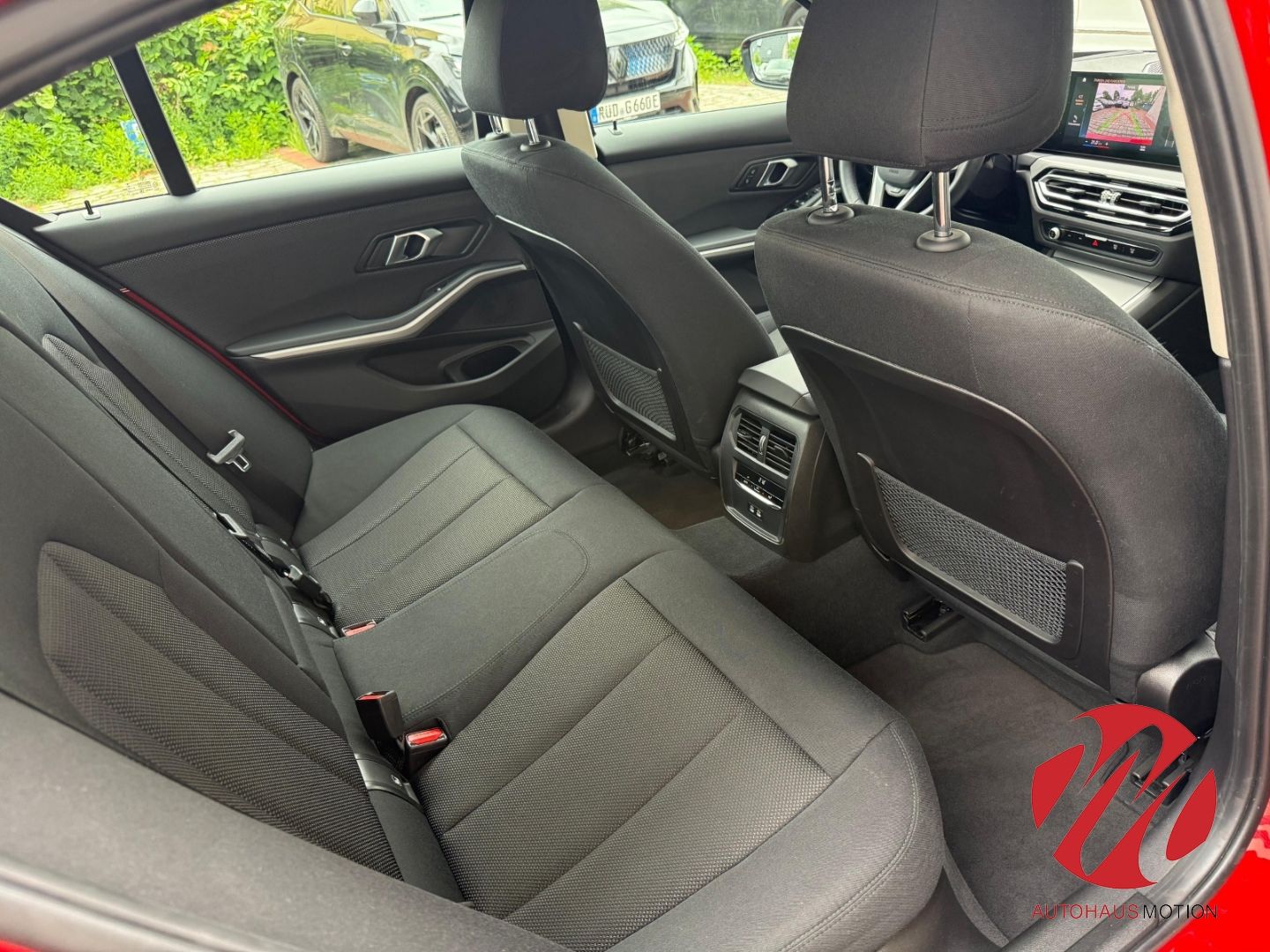 BMW 320 d Facelift Navi HUD GSD Laser LED Temp Parkl foto 14